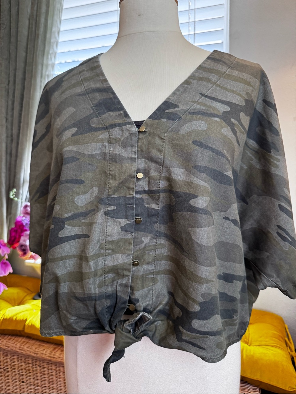 Express Womens Olive & Gray oversized V neck Camo Button-Down Shirt